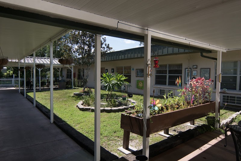 ROYAL OAK NURSING CENTER nursing home in DADE CITY, FL - Photo 4 of 10