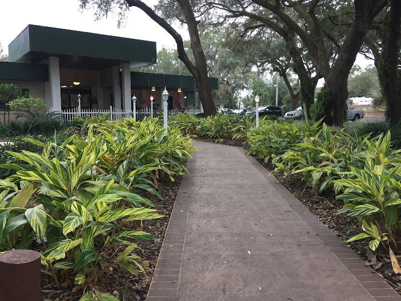 ROYAL OAK NURSING CENTER nursing home in DADE CITY, FL - Photo 5 of 10