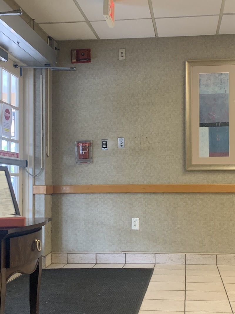 BIRCHWOOD HEALTH AND REHABILITATION CENTER nursing home in SARASOTA, FL - Photo 3 of 5