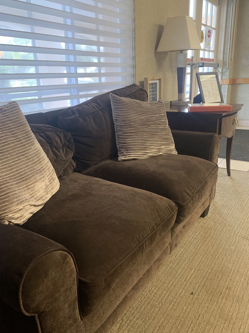 BIRCHWOOD HEALTH AND REHABILITATION CENTER nursing home in SARASOTA, FL - Photo 4 of 5