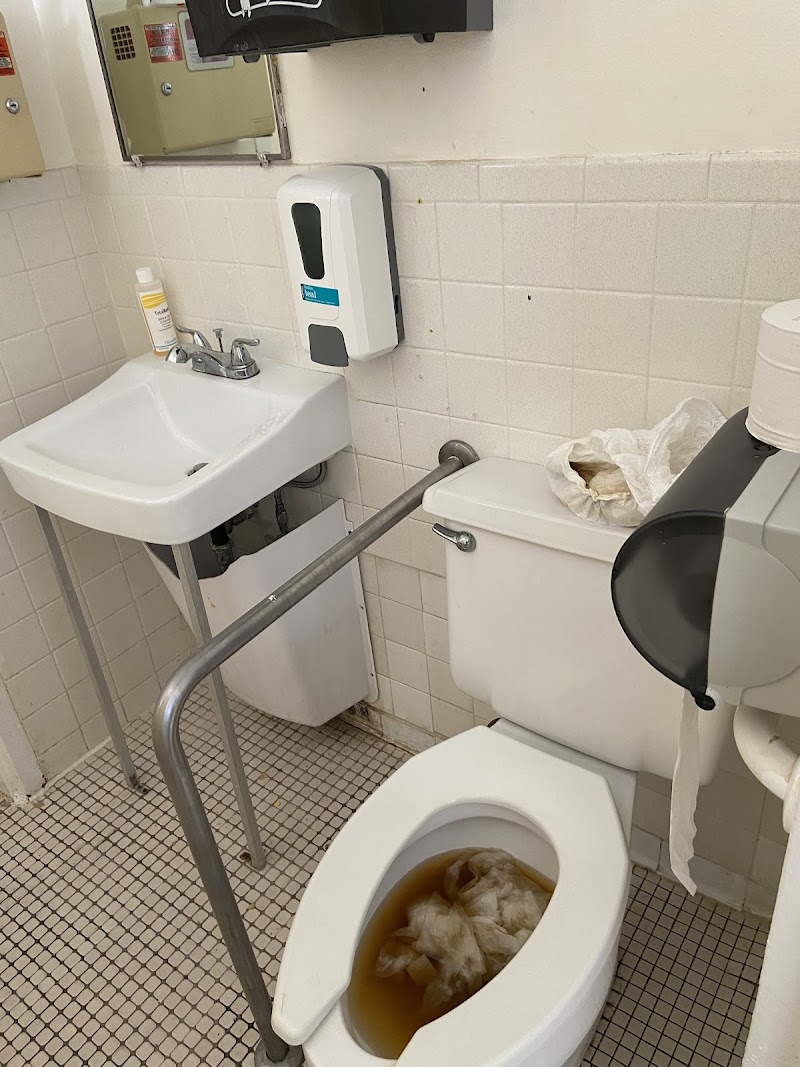 BALANCED HEALTHCARE nursing home in SAINT PETERSBURG, FL - Photo 4 of 5