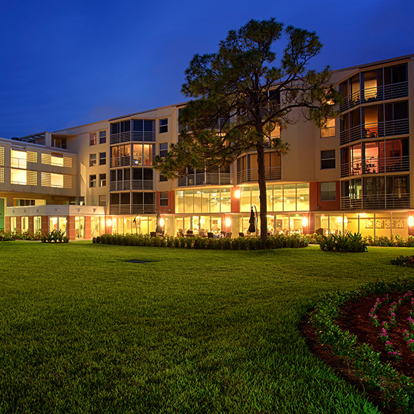 ABBEY DELRAY SOUTH nursing home in DELRAY BEACH, FL - Photo 2 of 10