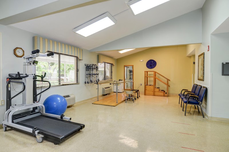WOODSIDE HEALTH AND REHABILITATION CENTER nursing home in NAPLES, FL - Photo 3 of 5