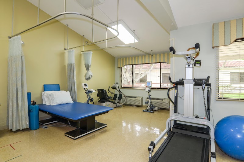 WOODSIDE HEALTH AND REHABILITATION CENTER nursing home in NAPLES, FL - Photo 5 of 5