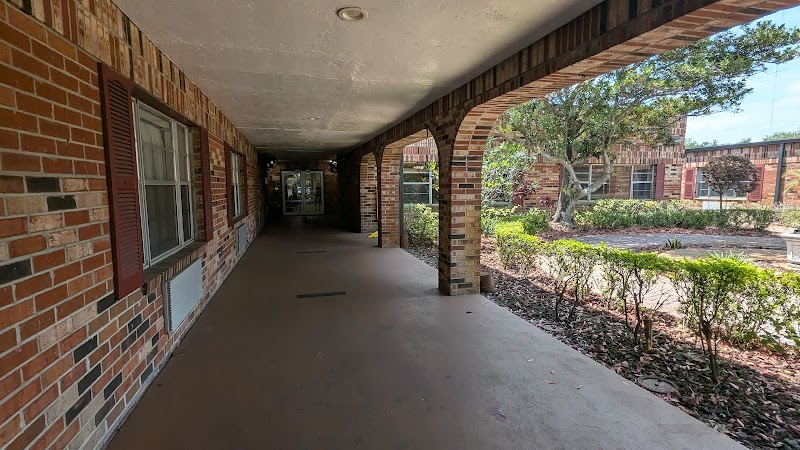 COURTYARDS OF ORLANDO CARE CENTER AND REHAB nursing home in ORLANDO, FL - Photo 3 of 5