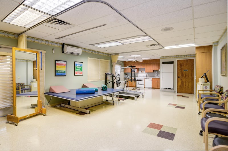 MEADOWPARK HEALTH AND REHABILITATION CENTER nursing home in DUNEDIN, FL - Photo 3 of 5