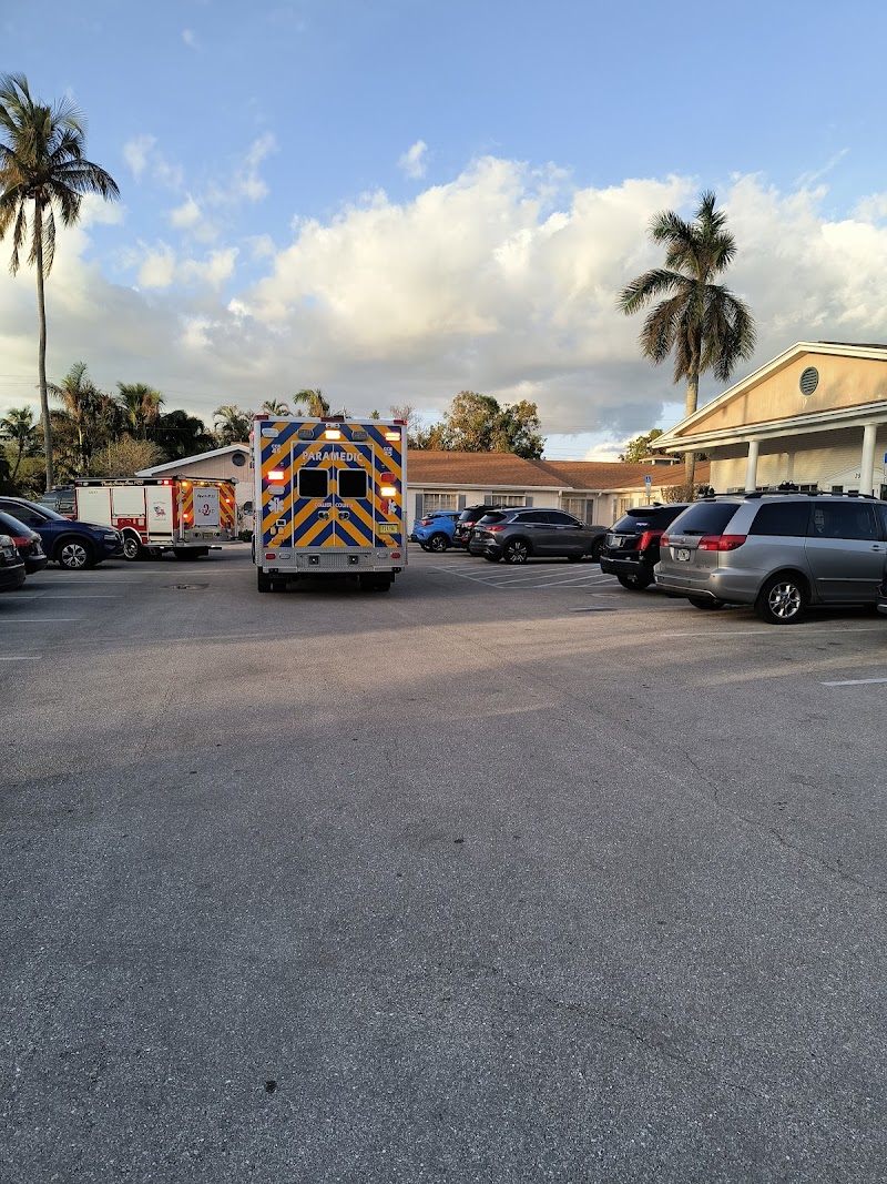 NAPLES HEALTH AND REHABILITATION CENTER nursing home in NAPLES, FL - Photo 3 of 5