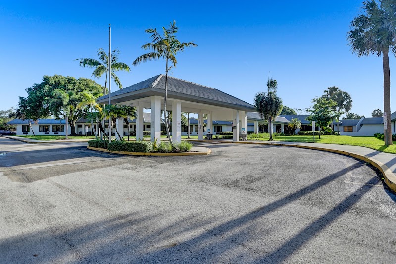 SUNRISE HEALTH & REHABILITATION CENTER nursing home in SUNRISE, FL - Photo 3 of 10