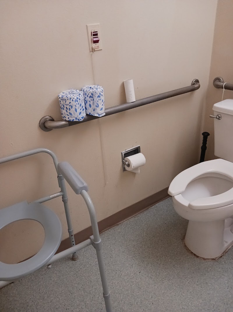 LAKE PLACID HEALTH AND REHABILITATION CENTER nursing home in LAKE PLACID, FL - Photo 2 of 5