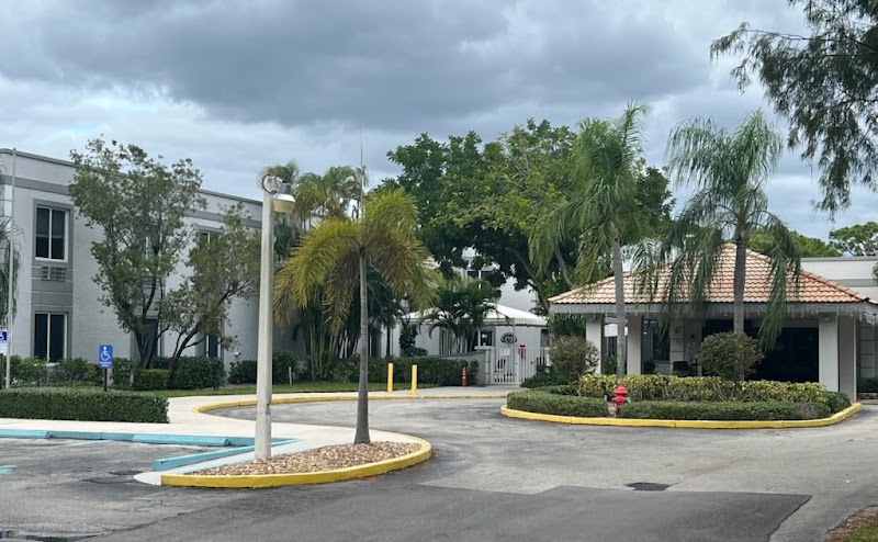 PALM BEACH NURSING CENTER nursing home in LAKE WORTH, FL - Photo 4 of 5