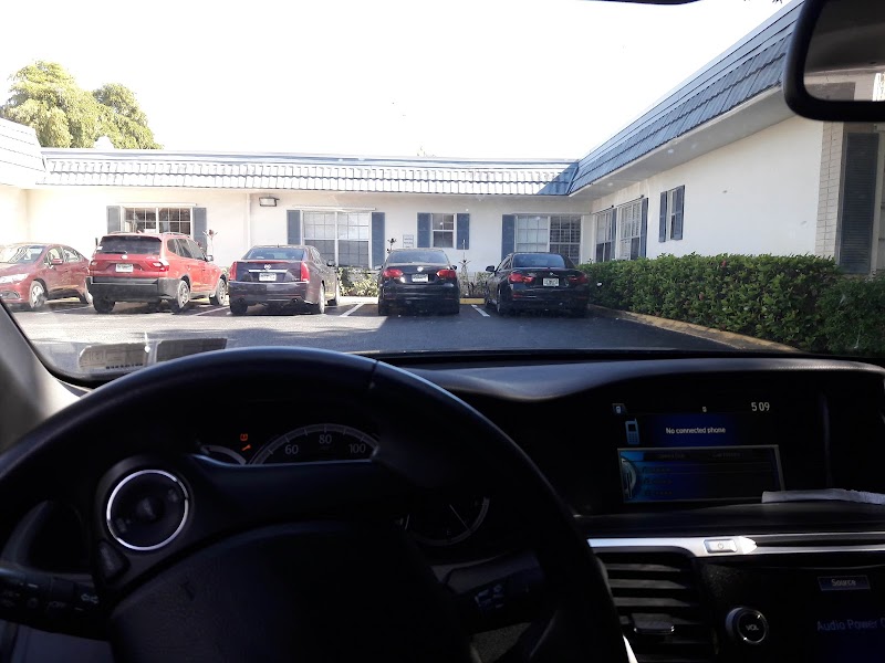 EMERALD NURSING AND REHABILITATION CENTER nursing home in HOLLYWOOD, FL - Photo 3 of 5