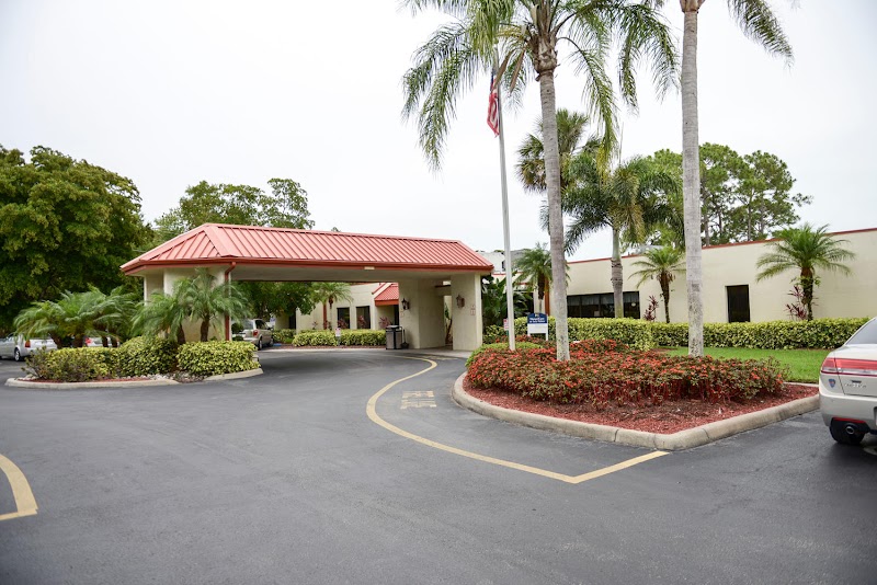 SOLARIS HEALTHCARE LELY PALMS nursing home in NAPLES, FL - Photo 2 of 5