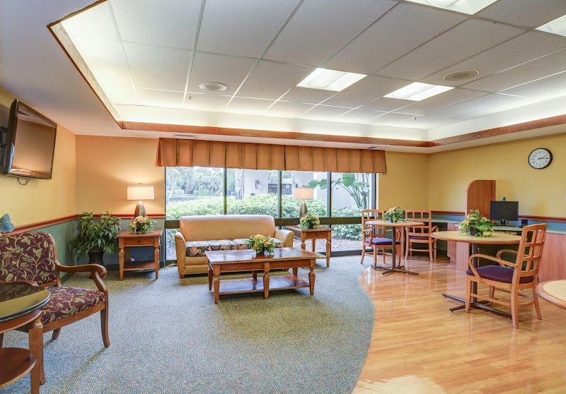 SOLARIS HEALTHCARE LELY PALMS nursing home in NAPLES, FL - Photo 3 of 5
