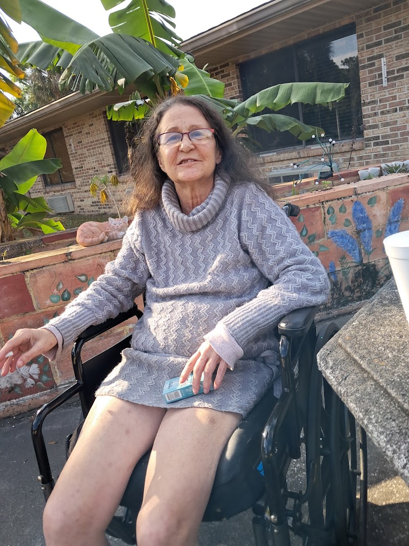 AVIATA AT NORTH FORT MYERS nursing home in N FT MYERS, FL - Photo 4 of 5