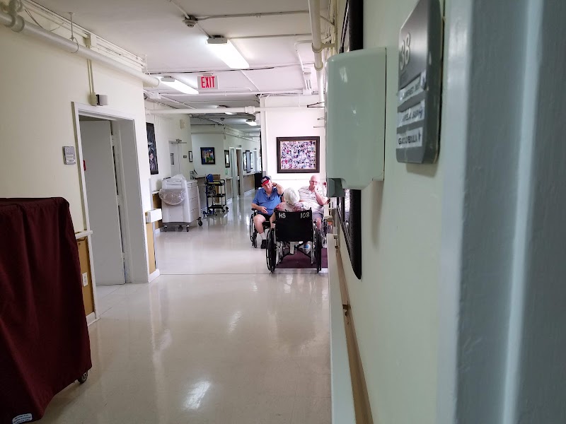 HIALEAH SHORES NURSING AND REHAB CENTER nursing home in MIAMI, FL - Photo 4 of 10