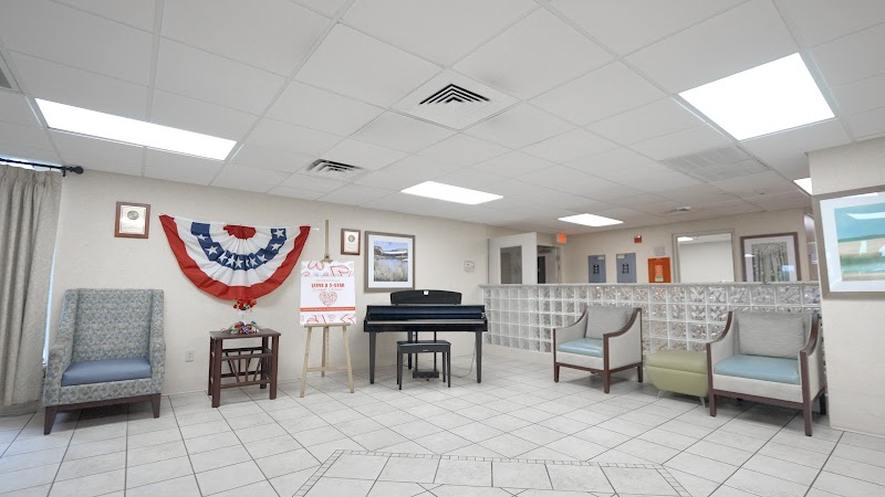 LEHIGH ACRES HEALTHCARE & REHAB CENTER nursing home in LEHIGH ACRES, FL - Photo 4 of 5