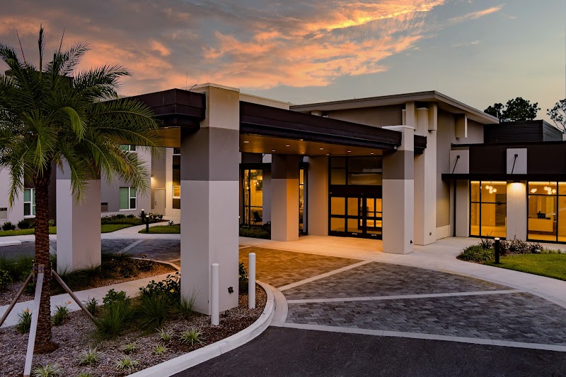 VILLAGE ON THE GREEN nursing home in LONGWOOD, FL - Photo 2 of 10