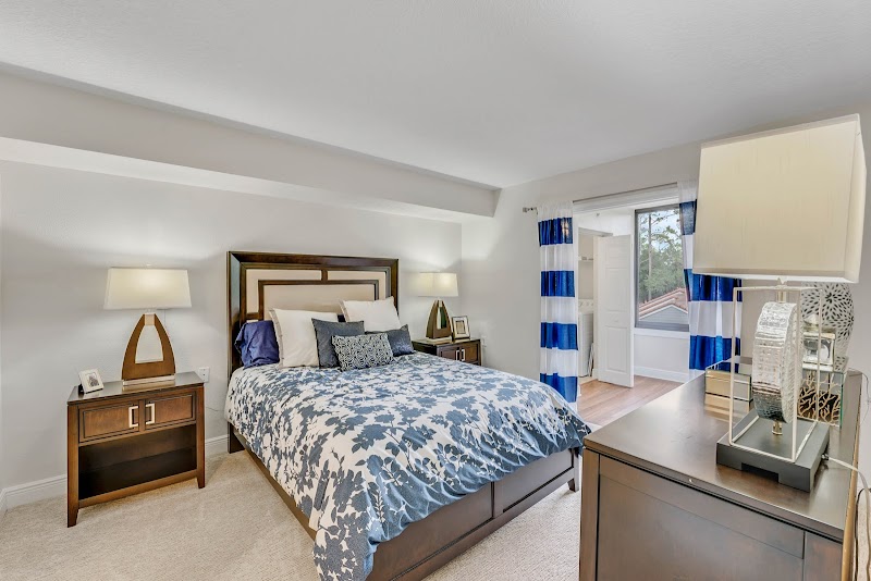 VILLAGE ON THE GREEN nursing home in LONGWOOD, FL - Photo 3 of 10