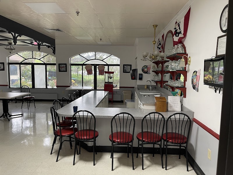 SPRINGS AT LAKE POINTE WOODS nursing home in SARASOTA, FL - Photo 2 of 5