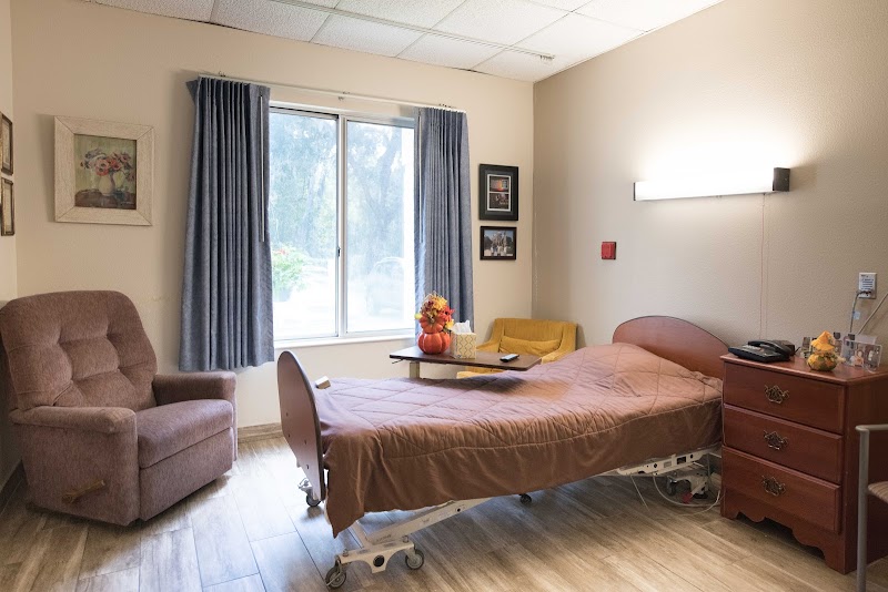 OAK VIEW HEALTH AND REHABILITATION CENTER nursing home in ORANGE PARK, FL - Photo 3 of 9