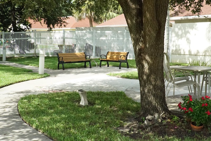 PALM GARDEN OF VERO BEACH nursing home in VERO BEACH, FL - Photo 3 of 10