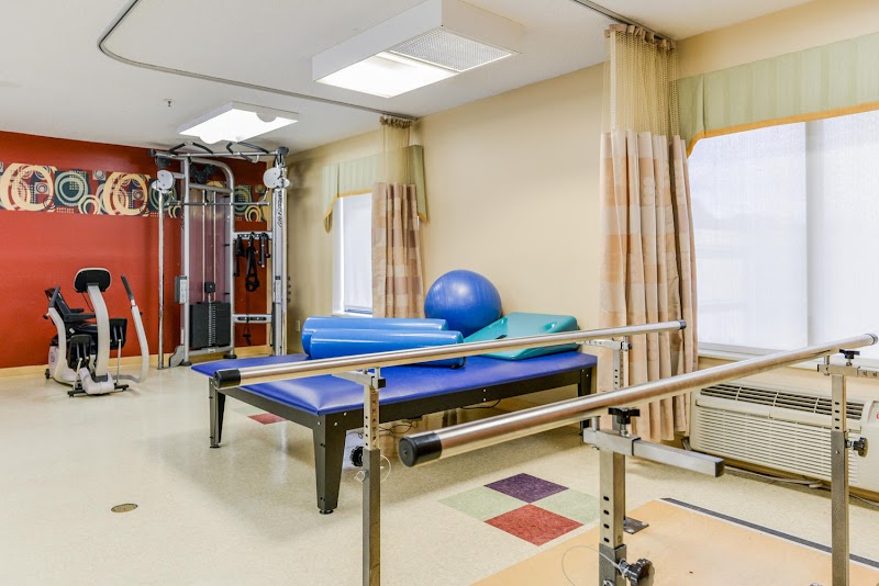 HILLSIDE HEALTH AND REHABILITATION CENTER nursing home in ZEPHYRHILLS, FL - Photo 2 of 5