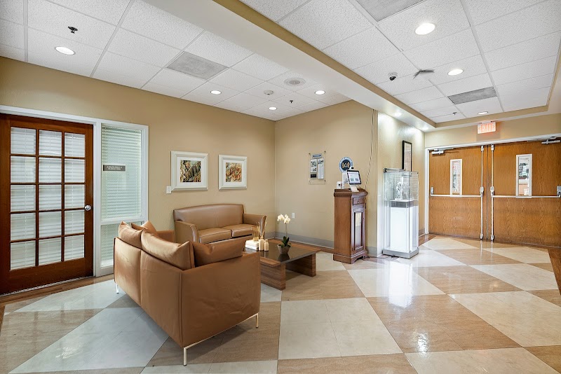 HIGHLANDS LAKE CENTER nursing home in LAKELAND, FL - Photo 2 of 5