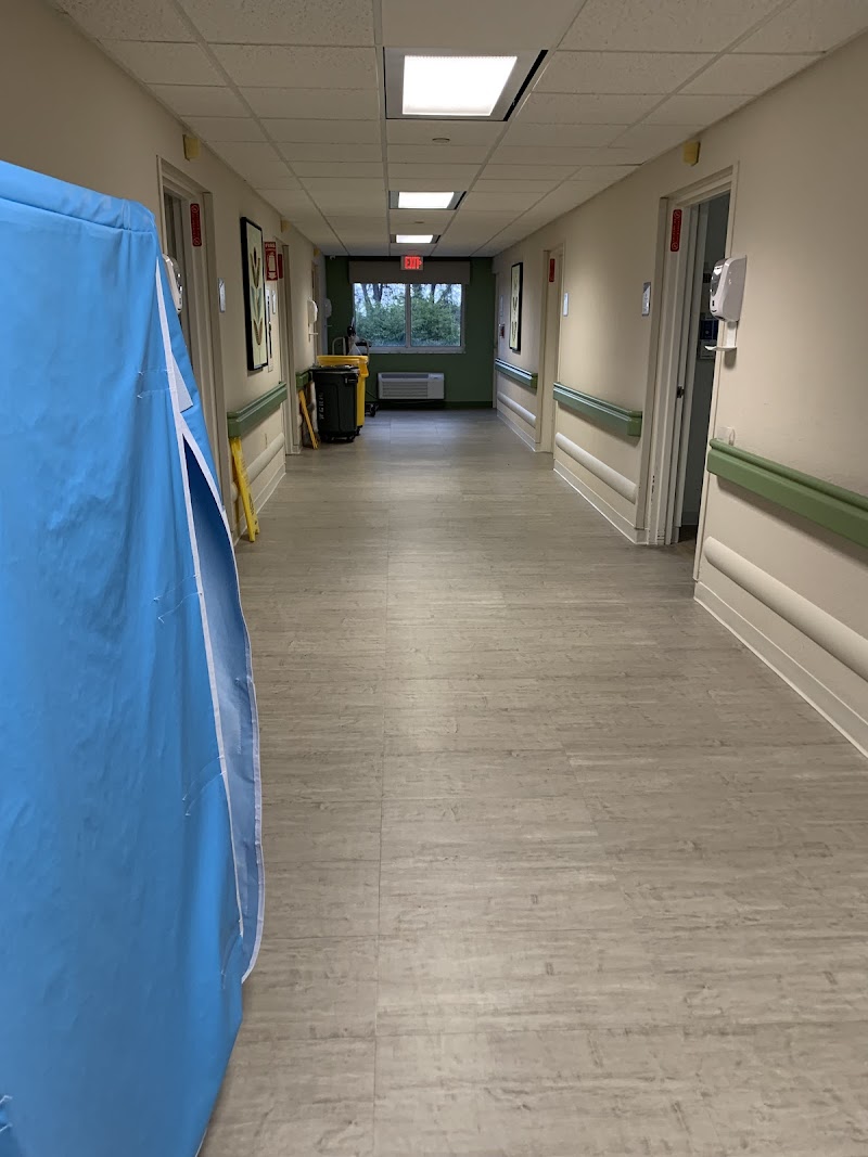 WEST GABLES HEALTH CARE CENTER nursing home in MIAMI, FL - Photo 5 of 9