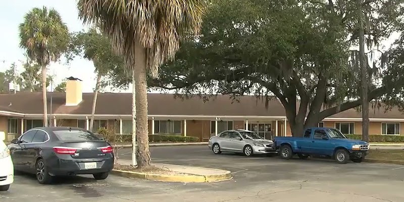 PARKLANDS CARE CENTER AND REHAB nursing home in GAINESVILLE, FL - Photo 2 of 10