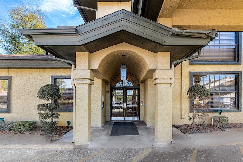 ISLAND LAKE CENTER nursing home in LONGWOOD, FL - Photo 4 of 9