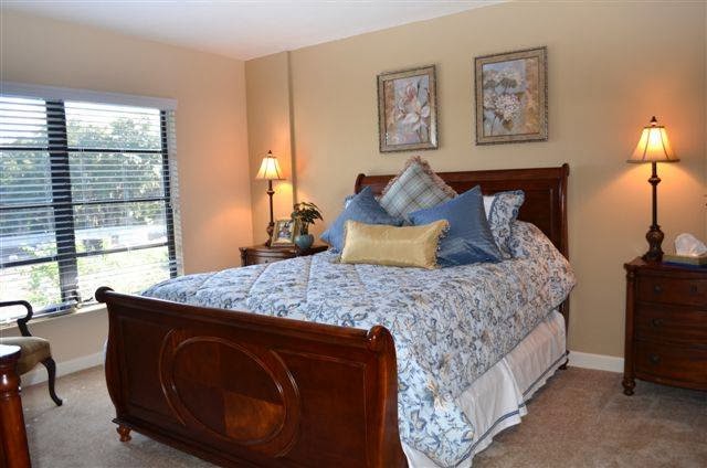 MANOR AT CARPENTERS, THE nursing home in LAKELAND, FL - Photo 3 of 10