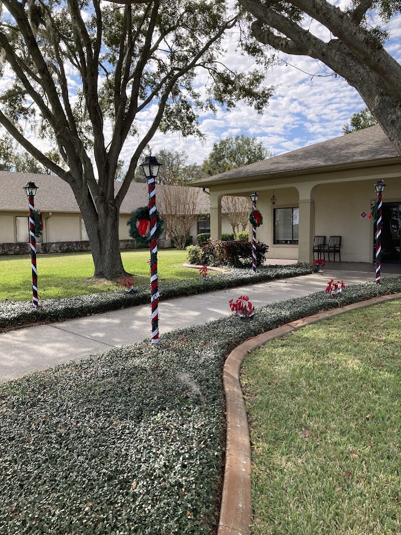 CHARMING LAKES REHAB nursing home in LAKELAND, FL - Photo 3 of 5