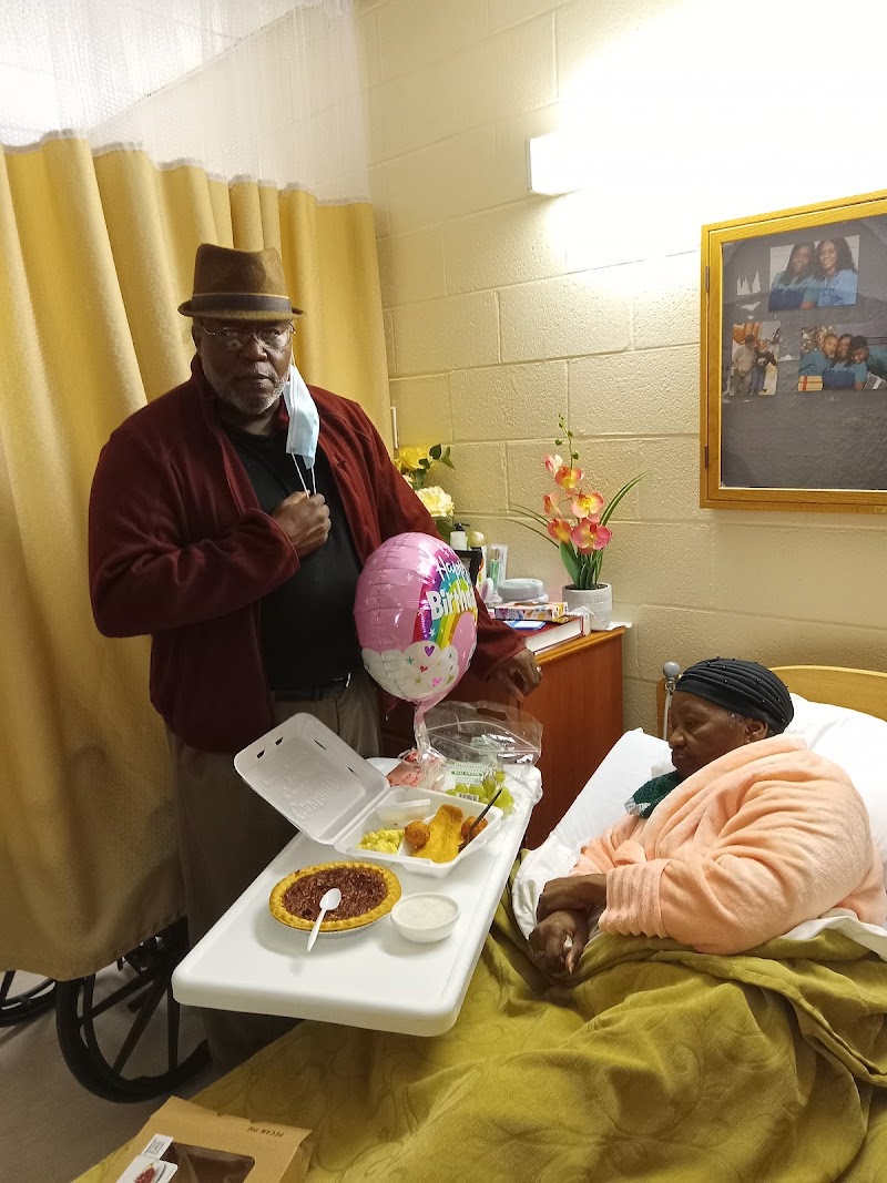 ROSEWOOD HEALTHCARE AND REHABILITATION CENTER nursing home in PENSACOLA, FL - Photo 2 of 3