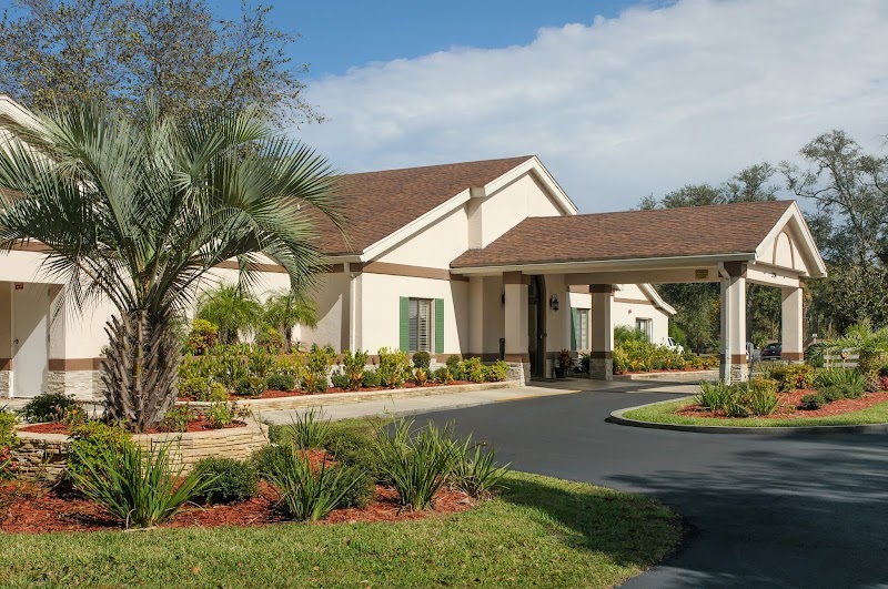 LIFE CARE CENTER OF HILLIARD nursing home in HILLIARD, FL - Photo 2 of 10