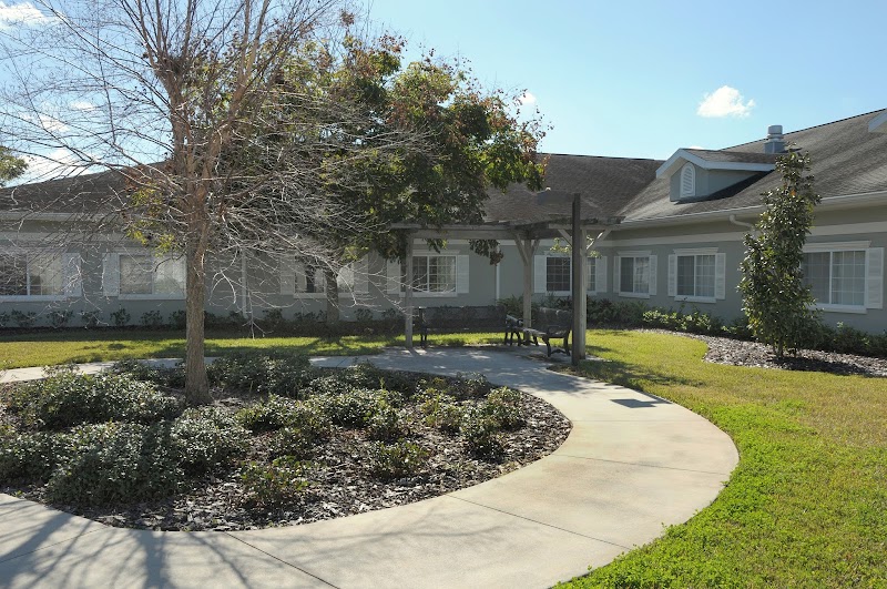 LIFE CARE CENTER OF WINTER HAVEN nursing home in WINTER HAVEN, FL - Photo 2 of 10