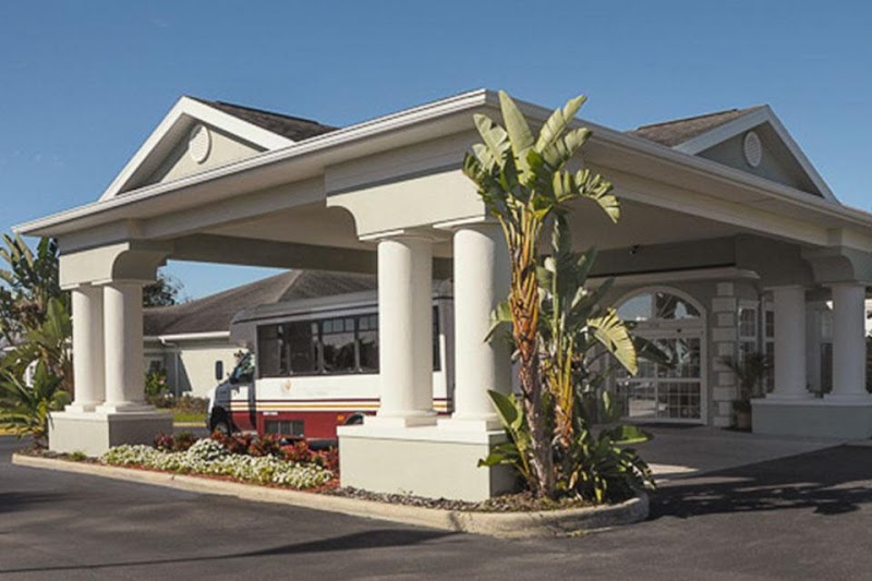 LIFE CARE CENTER OF WINTER HAVEN nursing home in WINTER HAVEN, FL - Photo 3 of 10