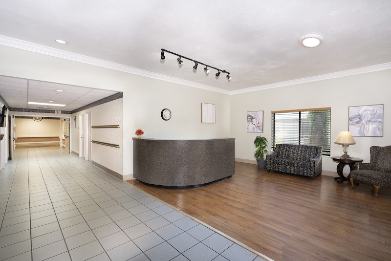 HARBORVIEW HEALTH CENTER WEST ALTAMONTE nursing home in ALTAMONTE SPRINGS, FL - Photo 4 of 5