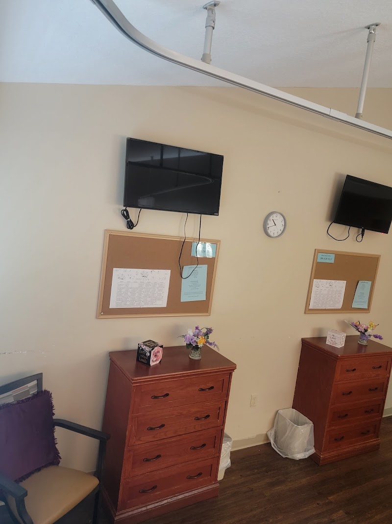 BAYA POINTE NURSING AND REHABILITATION CENTER nursing home in LAKE CITY, FL - Photo 2 of 10