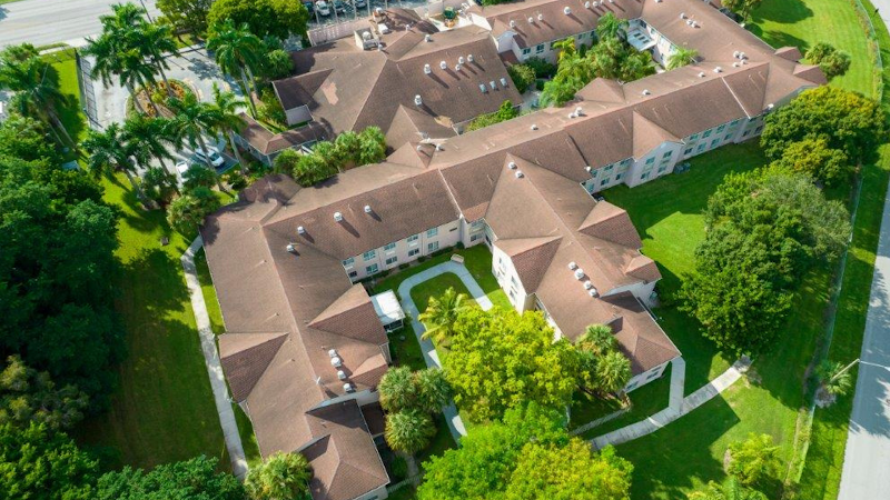 COLONIAL SKILLED NURSING FACILITY LLC nursing home in WEST PALM BEACH, FL - Photo 4 of 8