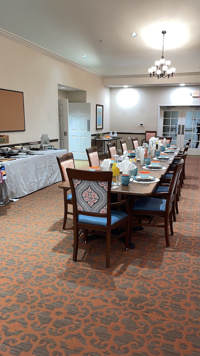 BLUE PALMS HEALTH AND REHABILITATION CENTER OF DEL nursing home in DELAND, FL - Photo 3 of 10