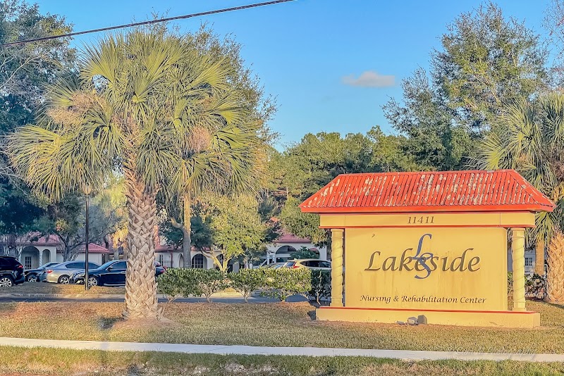 LAKESIDE CENTER FOR REHABILITATION AND HEALING nursing home in JACKSONVILLE, FL - Photo 5 of 10