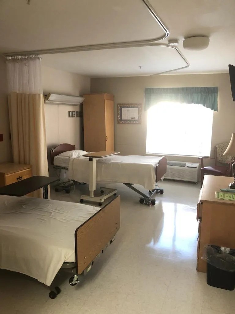 SUN HARBOR HEALTHCARE nursing home in PORT CHARLOTTE, FL - Photo 4 of 9