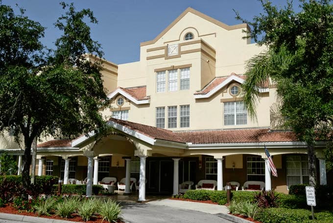ADVINIACARE AT NAPLES nursing home in NAPLES, FL - Photo 2 of 5