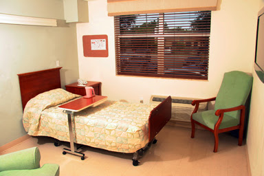 FLORIDEAN HEALTH & REHABILITATION CENTER nursing home in MIAMI, FL - Photo 2 of 10