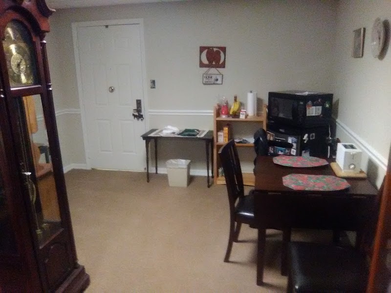 FREEDOM SQUARE HEALTH CARE CENTER nursing home in SEMINOLE, FL - Photo 5 of 10