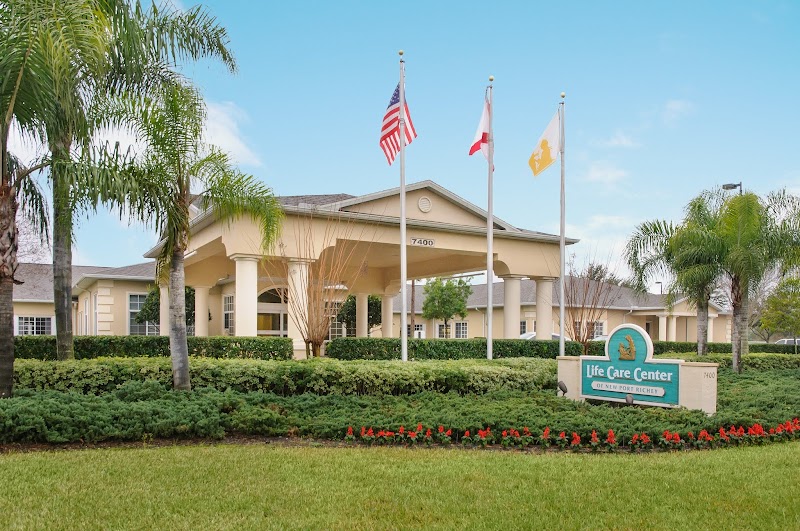 LIFE CARE CENTER OF NEW PORT RICHEY nursing home in NEW PORT RICHEY, FL - Photo 3 of 5
