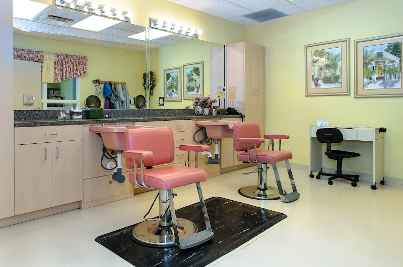 LIFE CARE CENTER OF NEW PORT RICHEY nursing home in NEW PORT RICHEY, FL - Photo 5 of 5