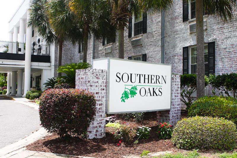 CORAL BAY AT PENSACOLA, LLC nursing home in PENSACOLA, FL - Photo 3 of 8