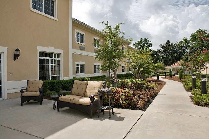 LIFE CARE CENTER OF PENSACOLA nursing home in PENSACOLA, FL - Photo 3 of 10