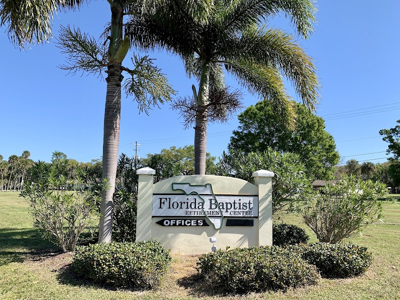 HIDDEN LAKES SENIOR LIVING COMMUNITY nursing home in VERO BEACH, FL - Photo 5 of 10